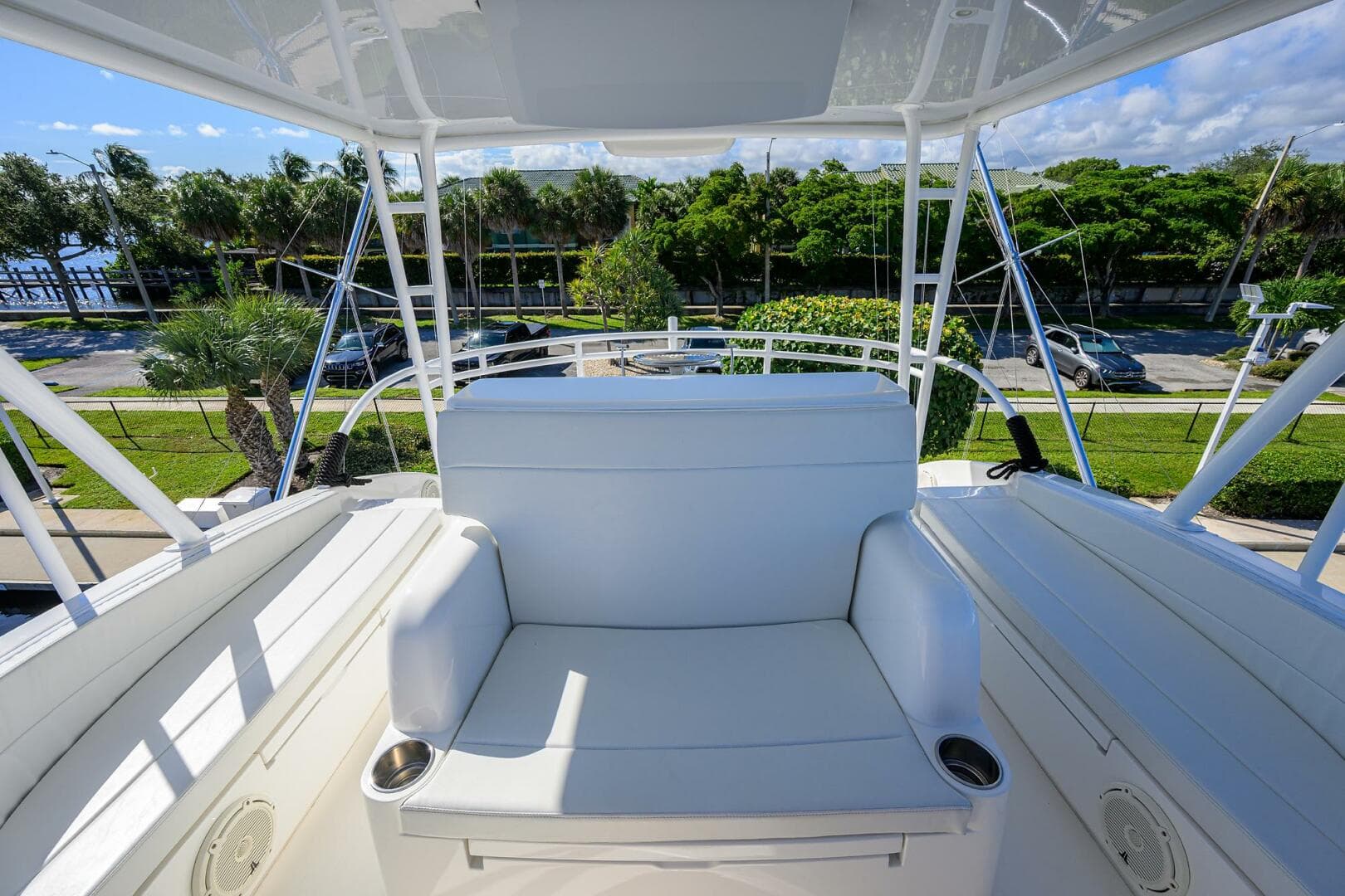 2018 Viking 72 Skybridge — photo 88