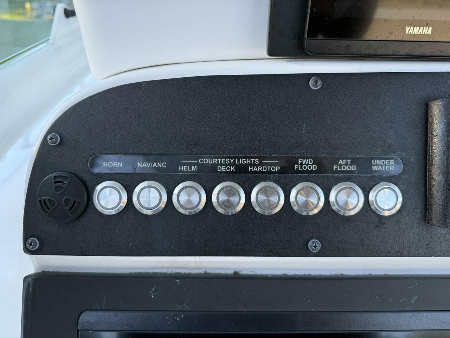 2023 Everglades 243 Center Console — photo 11