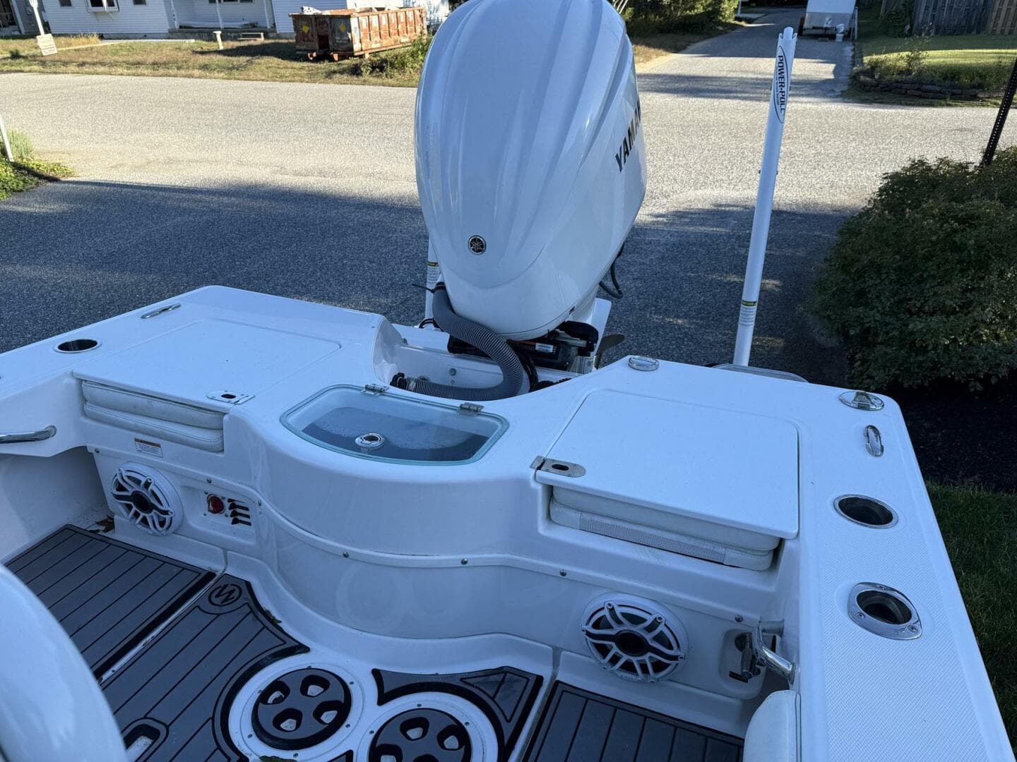 2023 Everglades 243 Center Console — photo 18