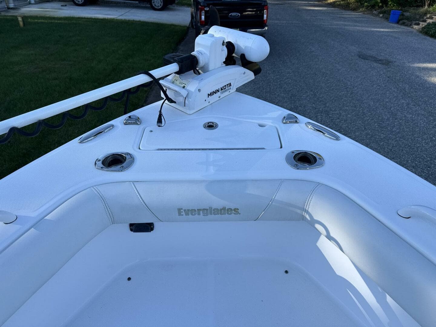 2023 Everglades 243 Center Console — photo 6
