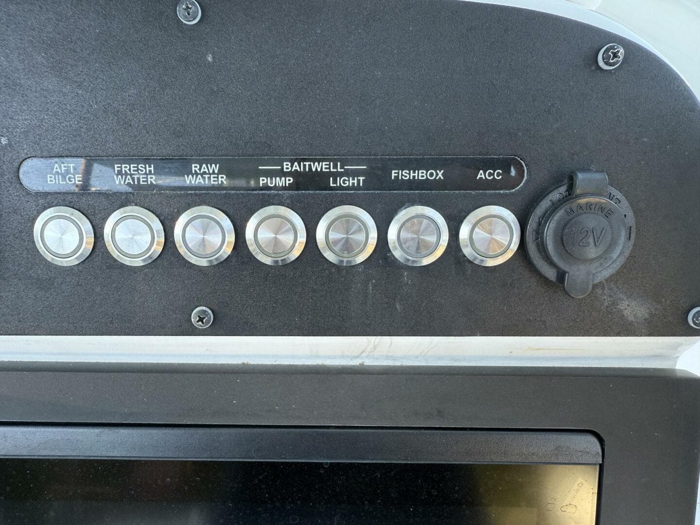 2023 Everglades 243 Center Console — photo 13