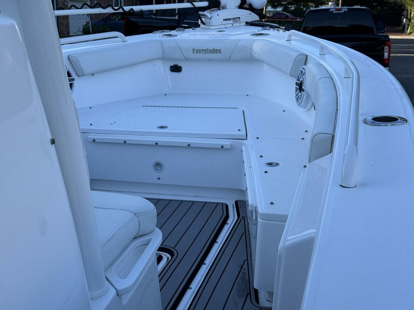 2023 Everglades 243 Center Console — photo 10