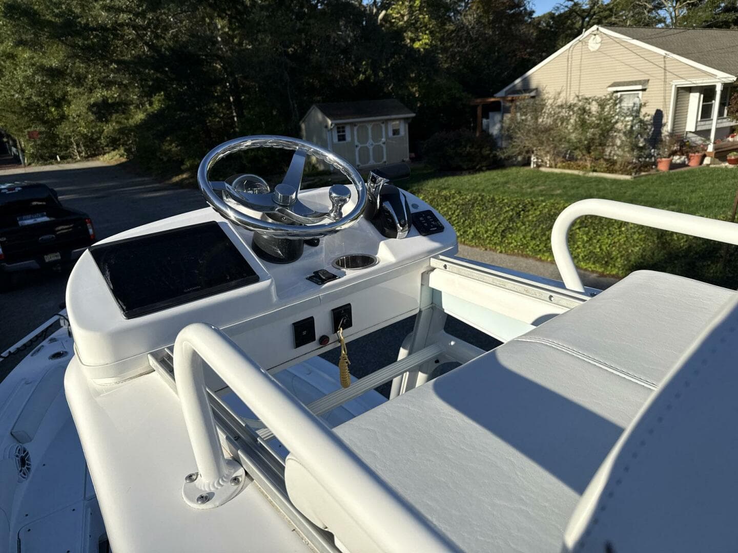 2023 Everglades 243 Center Console — photo 17