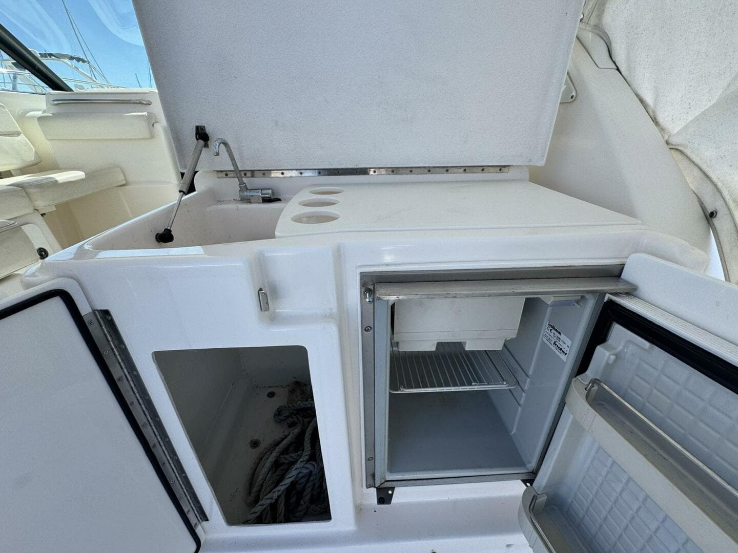 2005 Tiara Yachts 3200 Open — photo 29