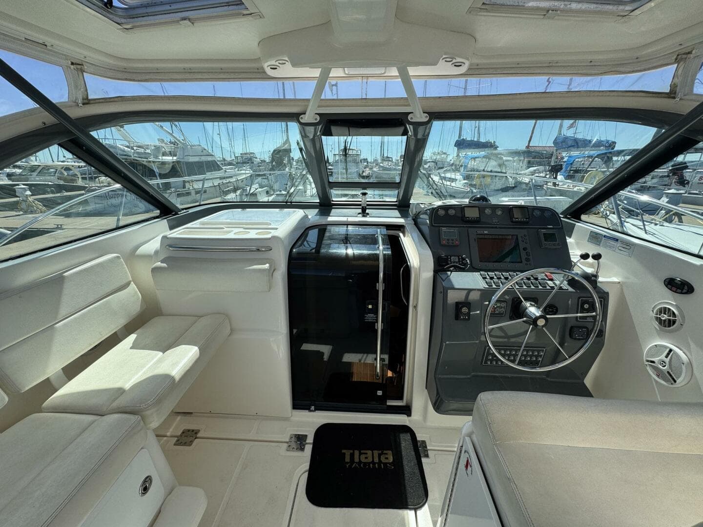 2005 Tiara Yachts 3200 Open — photo 25