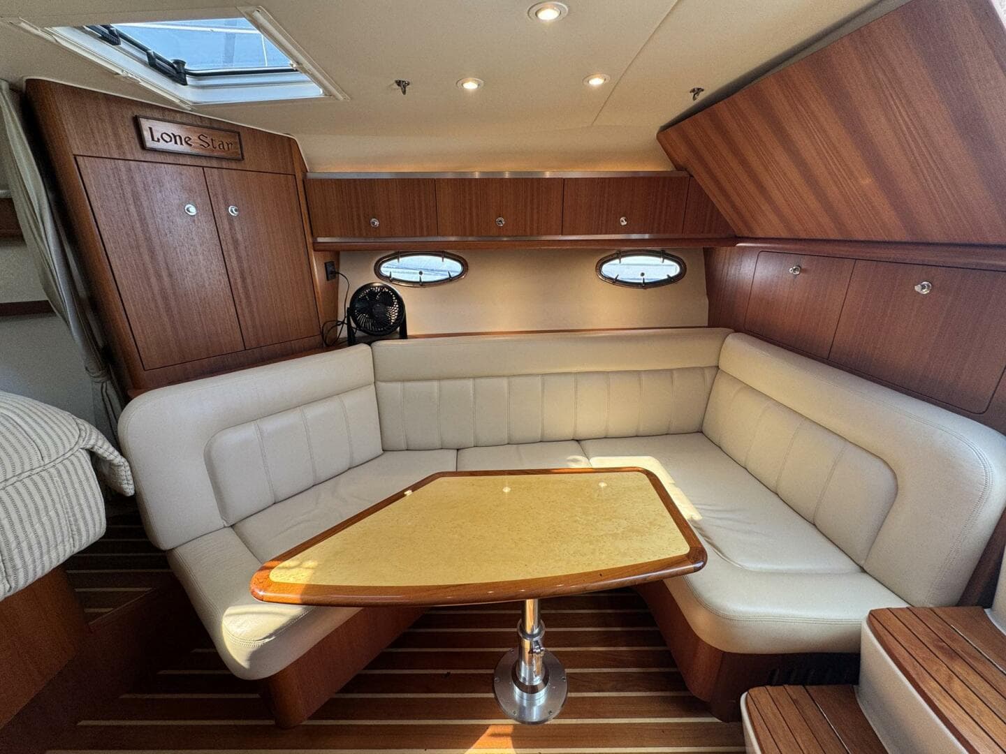 2005 Tiara Yachts 3200 Open — photo 35