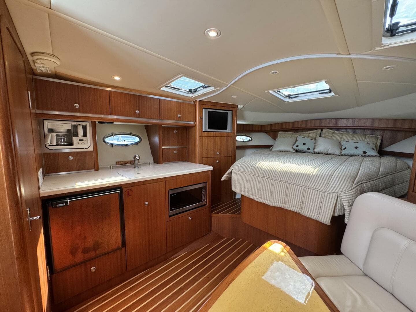 2005 Tiara Yachts 3200 Open — photo 36