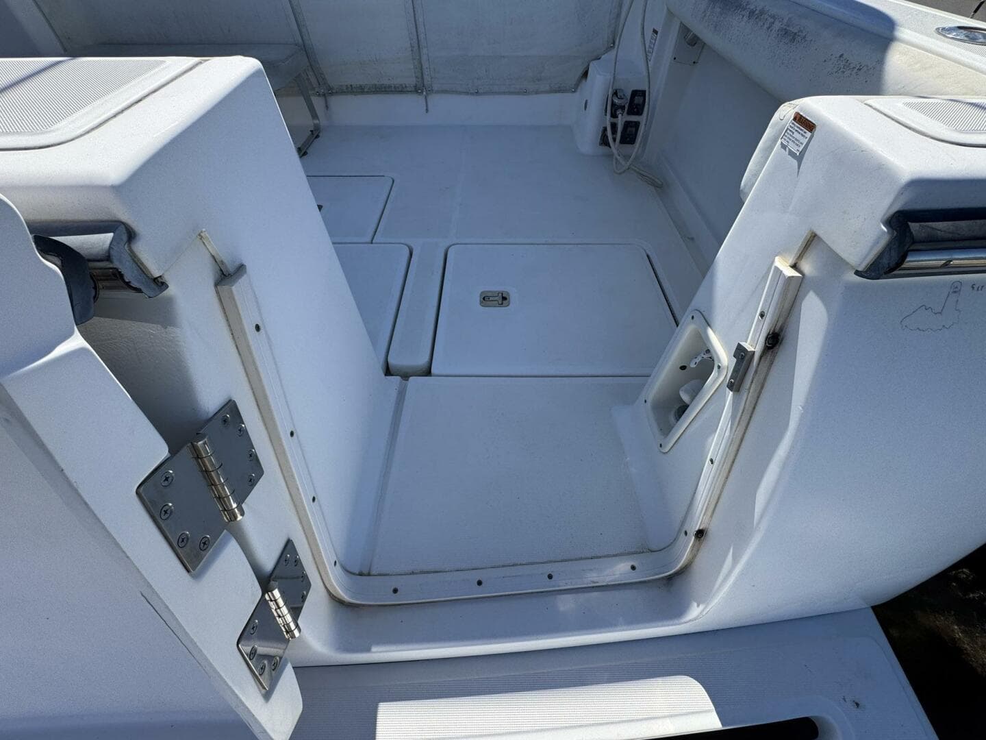 2005 Tiara Yachts 3200 Open — photo 23