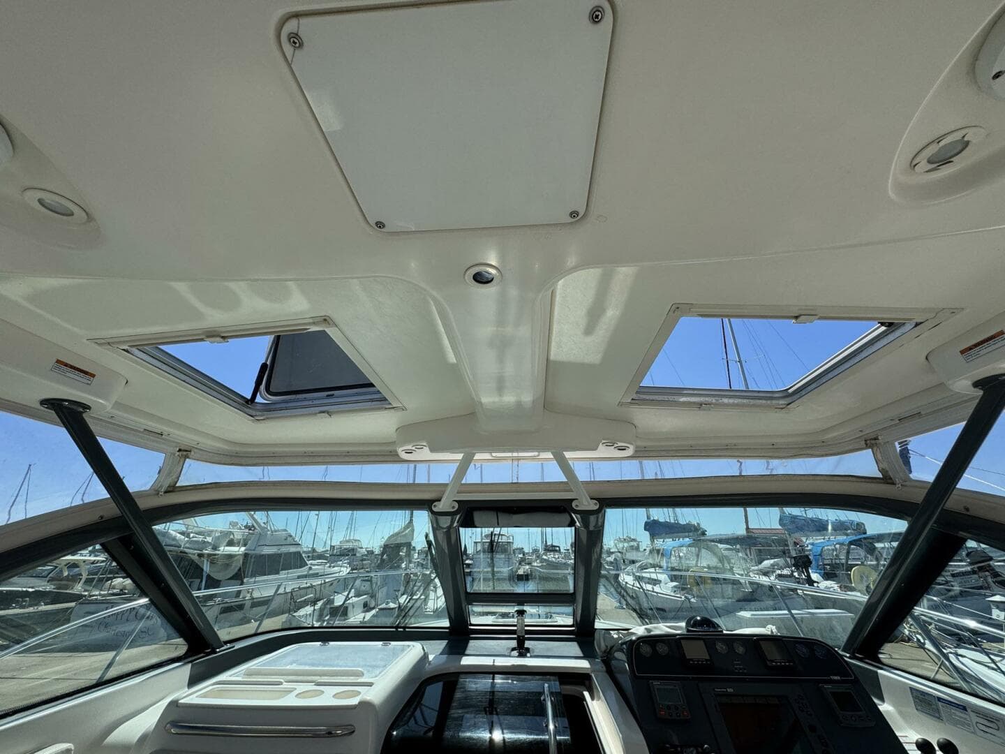 2005 Tiara Yachts 3200 Open — photo 32