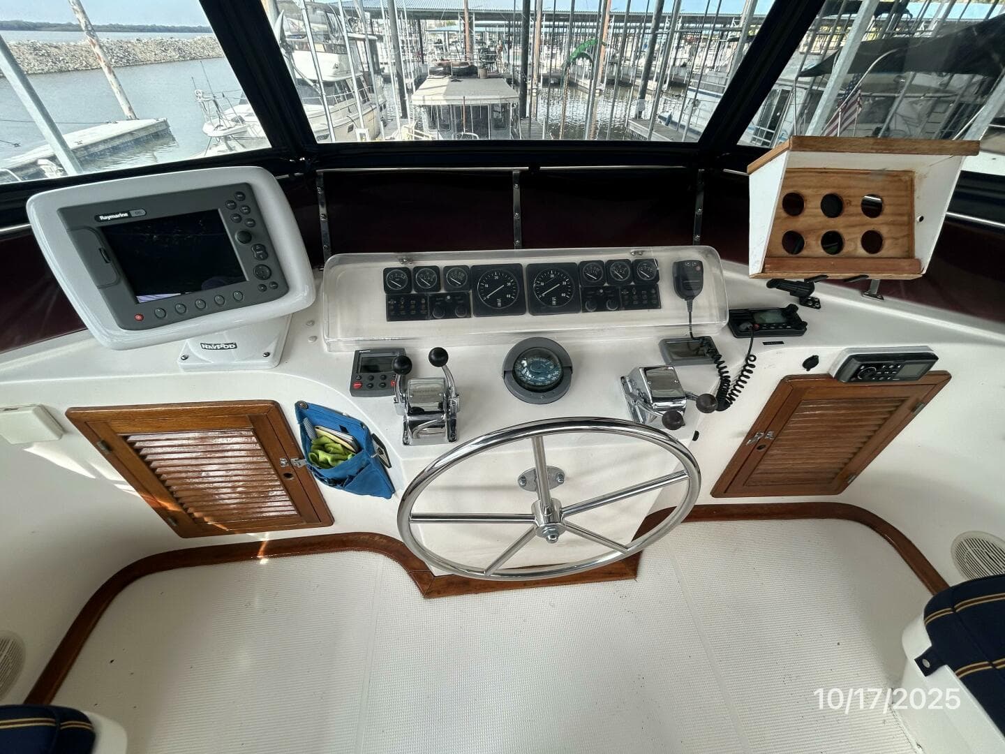 1989 Kha Shing 40 Sedan — photo 24