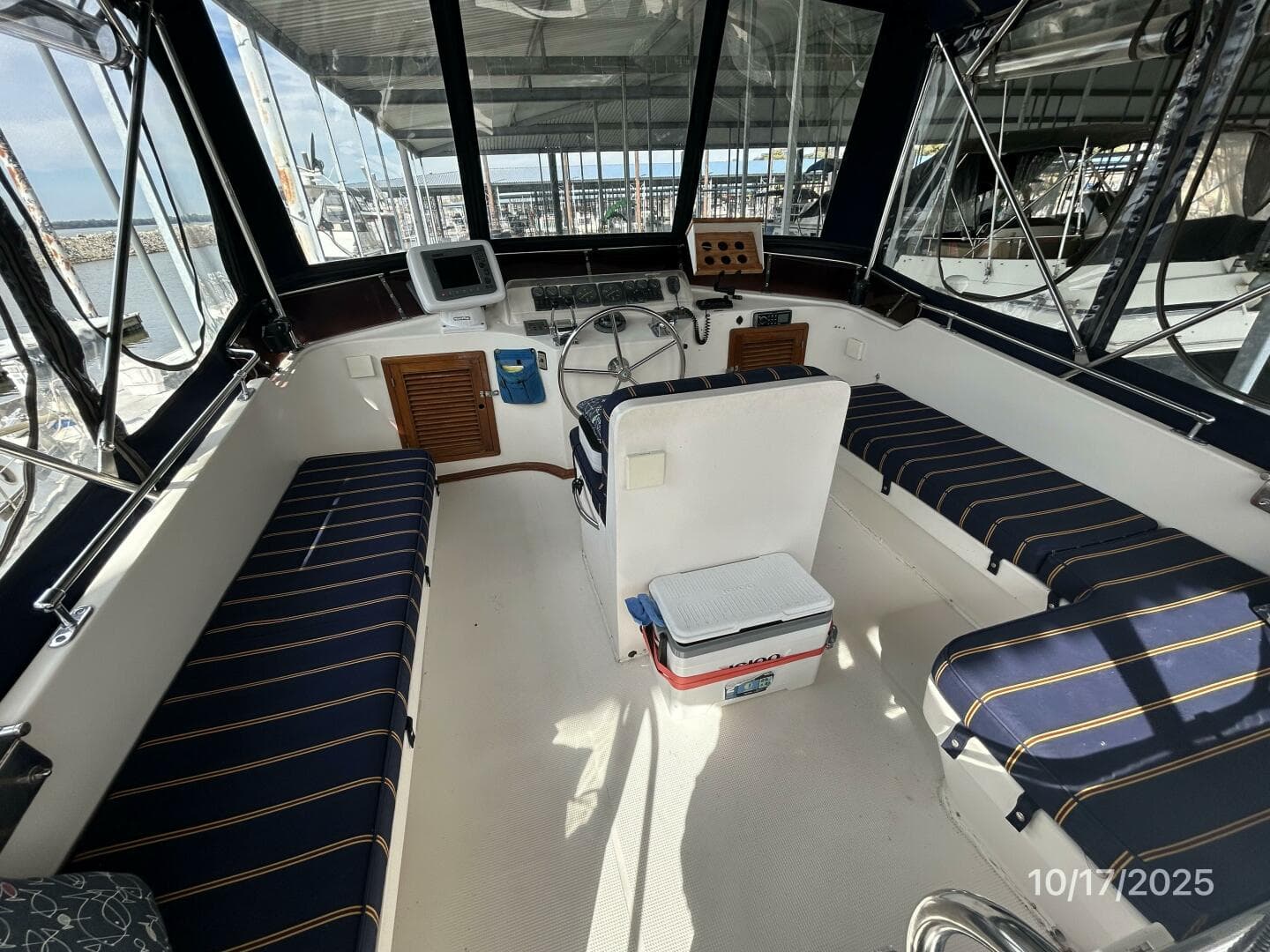 1989 Kha Shing 40 Sedan — photo 19