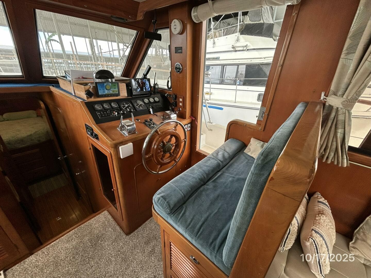 1989 Kha Shing 40 Sedan — photo 48