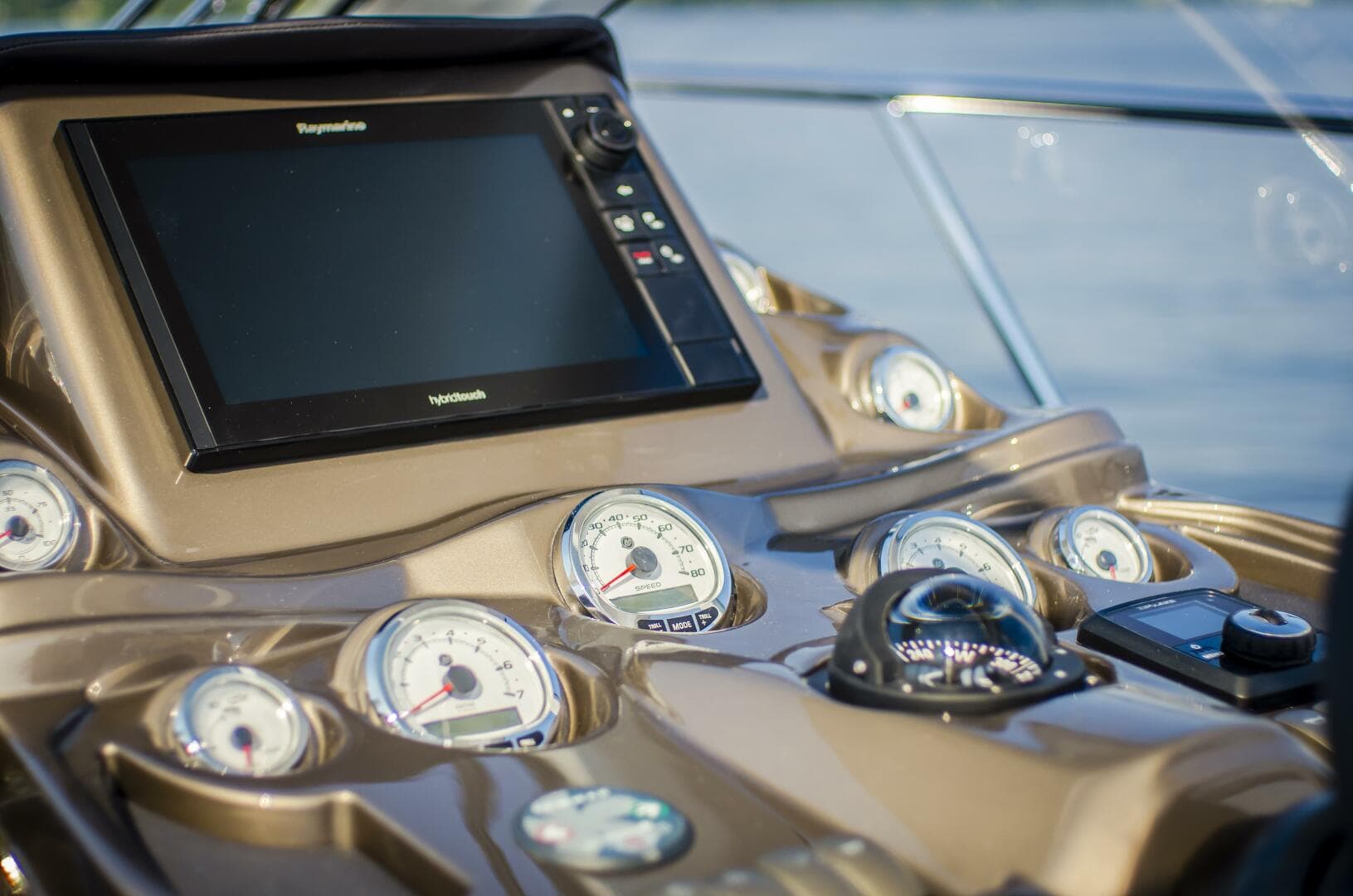 2026 Cobrey 33 HT — photo 7