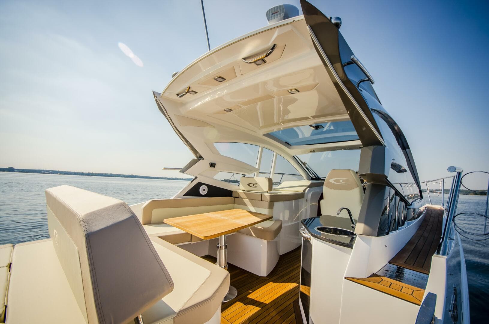 2026 Cobrey 33 HT — photo 6