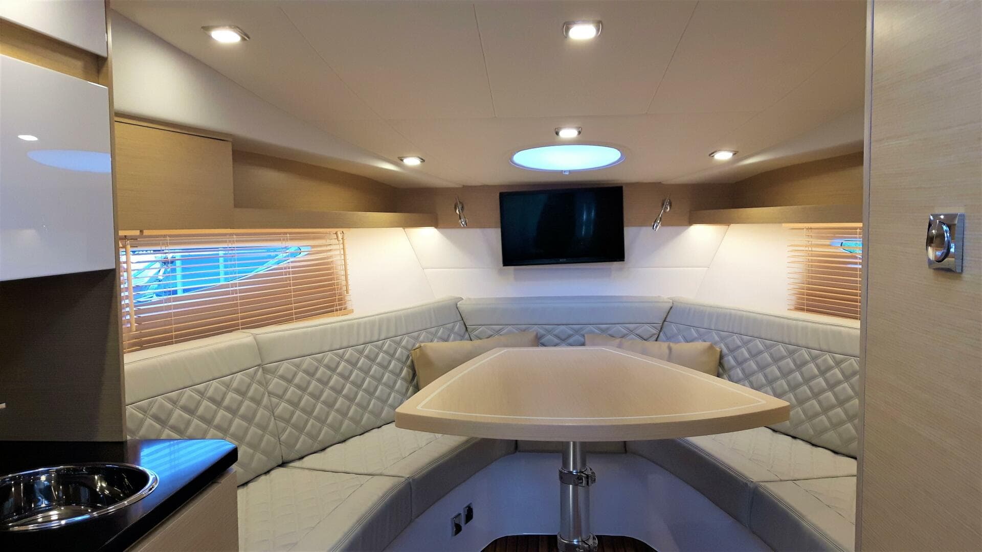 2026 Cobrey 33 HT — photo 11