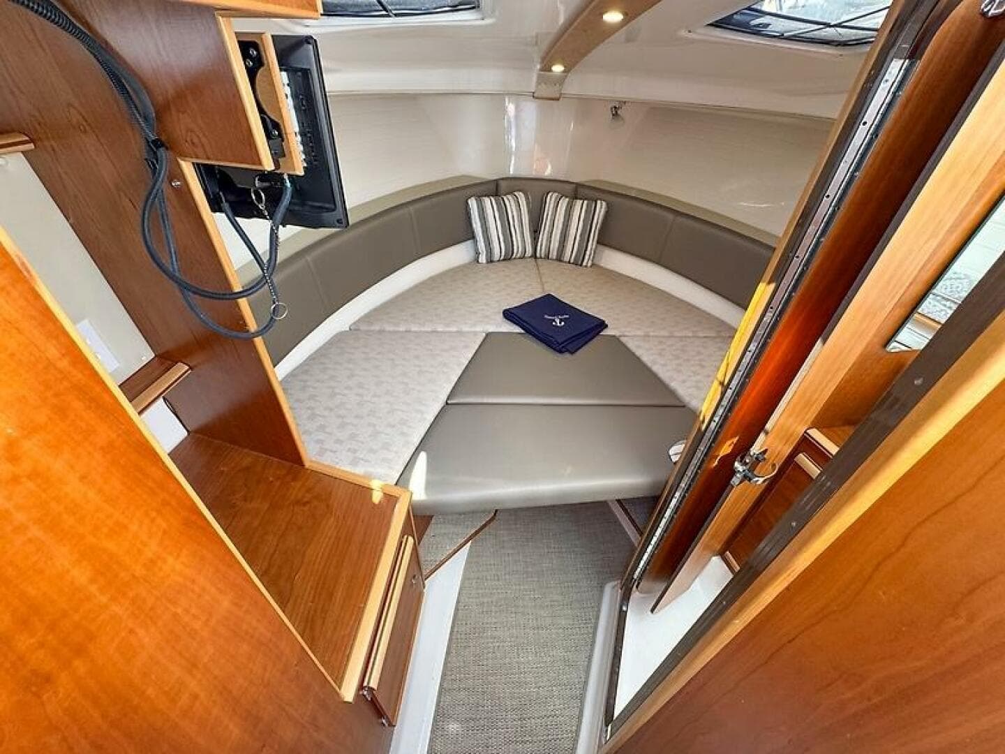 2022 Cutwater 288 C — photo 23