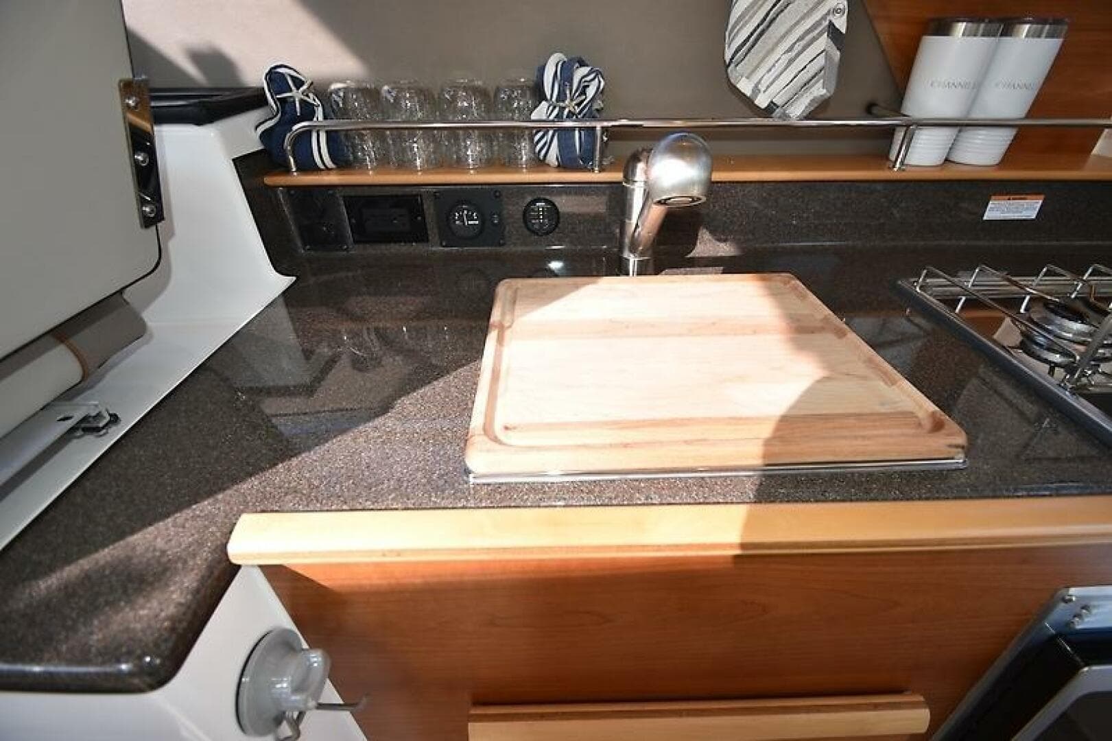 2022 Cutwater 288 C — photo 41