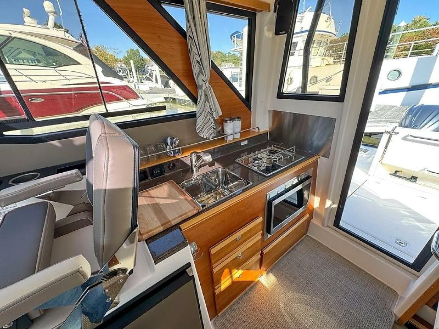 2022 Cutwater 288 C — photo 36