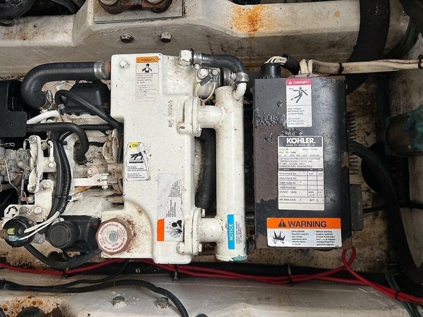 2001 Pursuit 3000 Offshore — photo 28