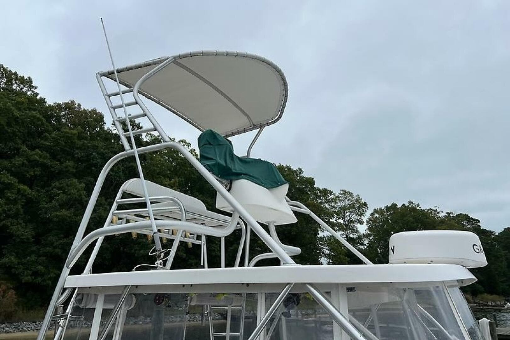 2001 Pursuit 3000 Offshore — photo 8