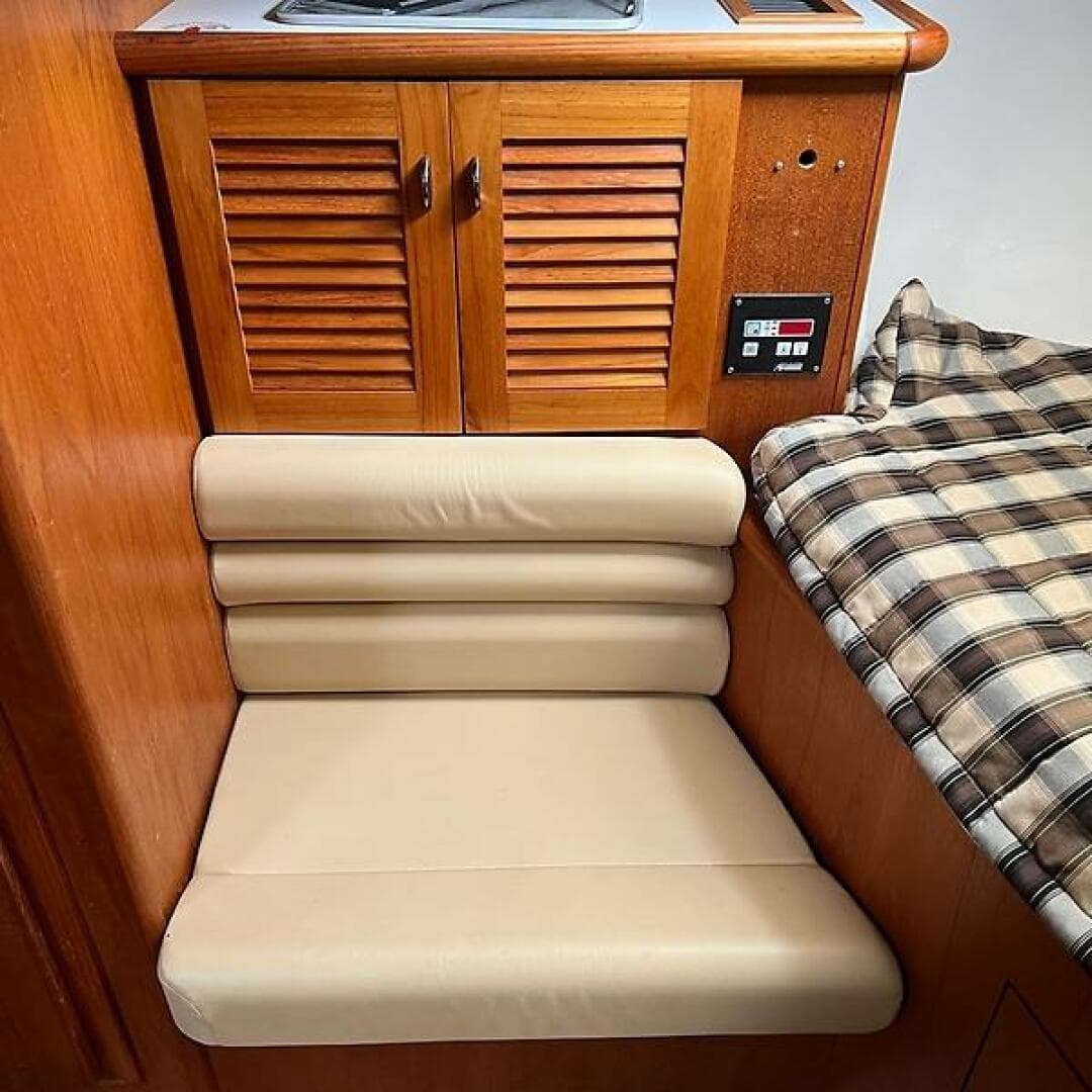 2001 Pursuit 3000 Offshore — photo 19