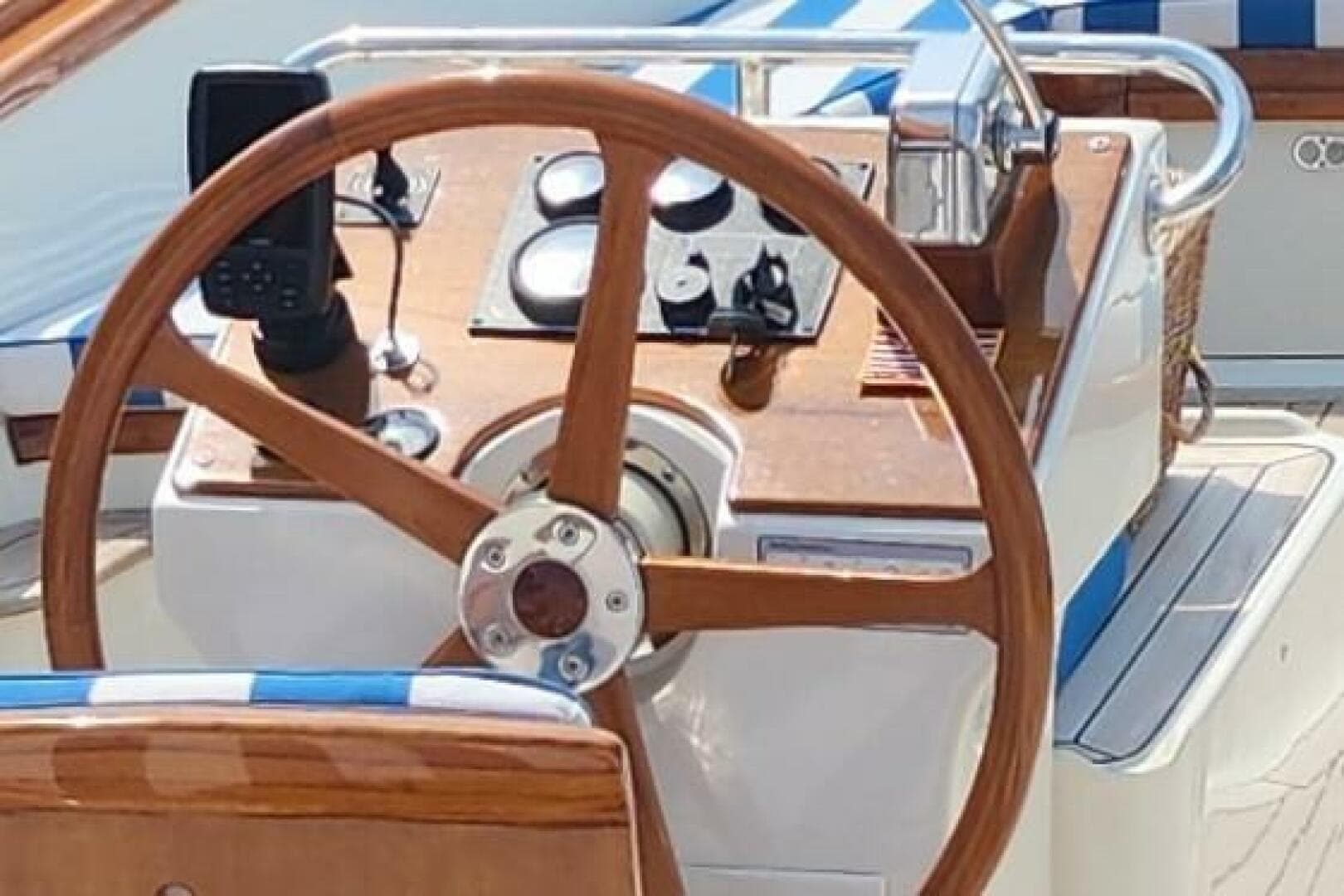 2007 Custom Flanders Bay 27 — photo 10