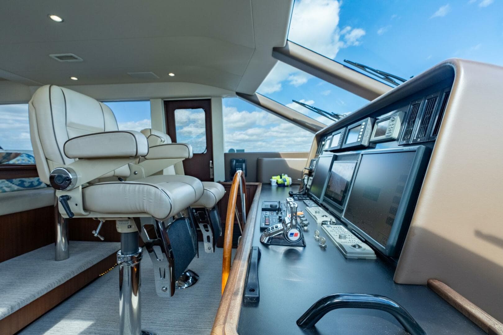 2009 Pacific Mariner 65 — photo 33