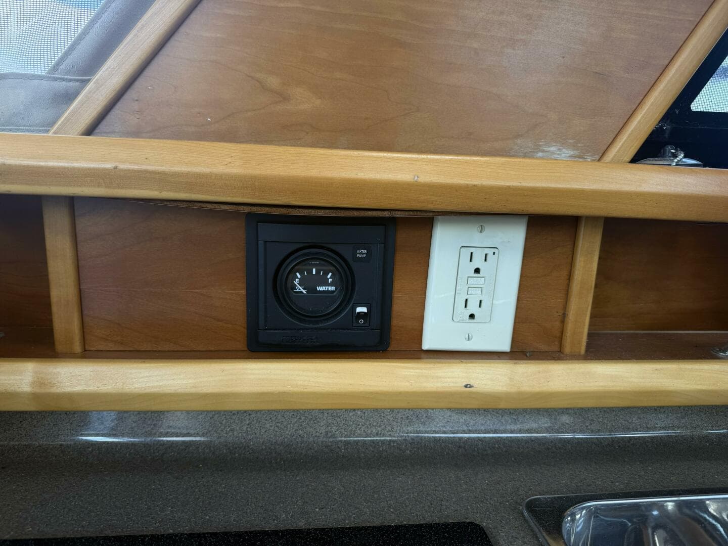 2012 Cutwater C-28 — photo 29