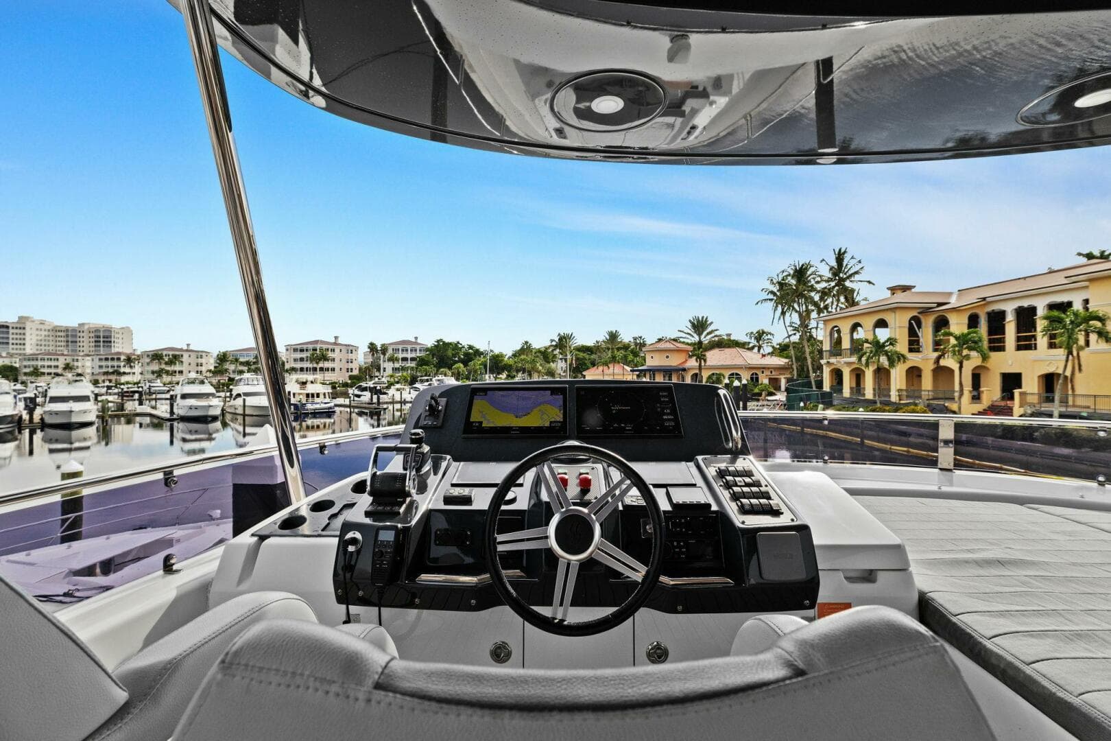 2021 Sirena 64-My — photo 44