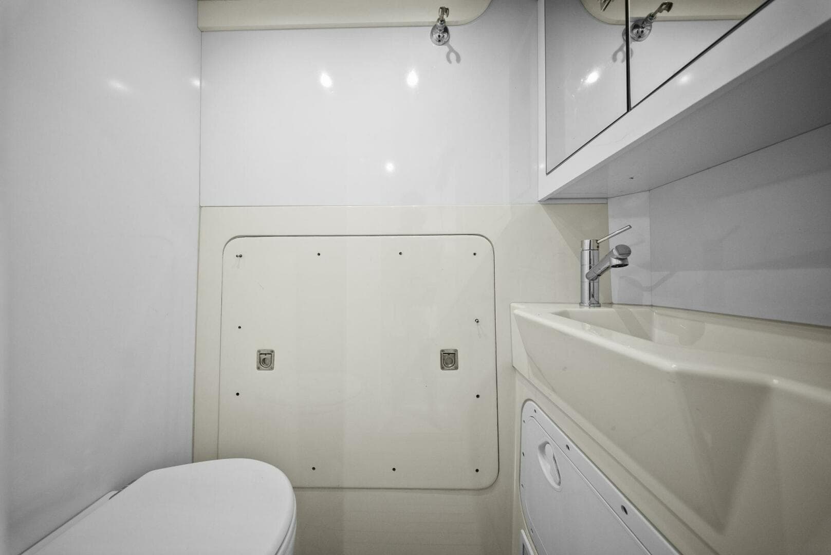 2021 Sirena 64-My — photo 37