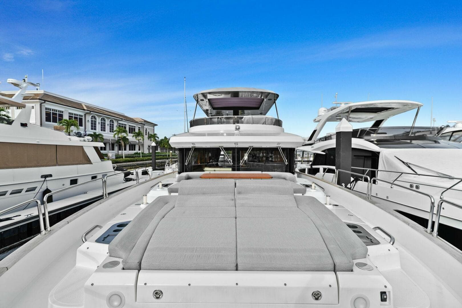 2021 Sirena 64-My — photo 39