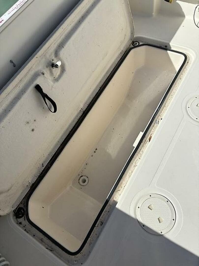 2005 Pursuit 2670 CC — photo 33