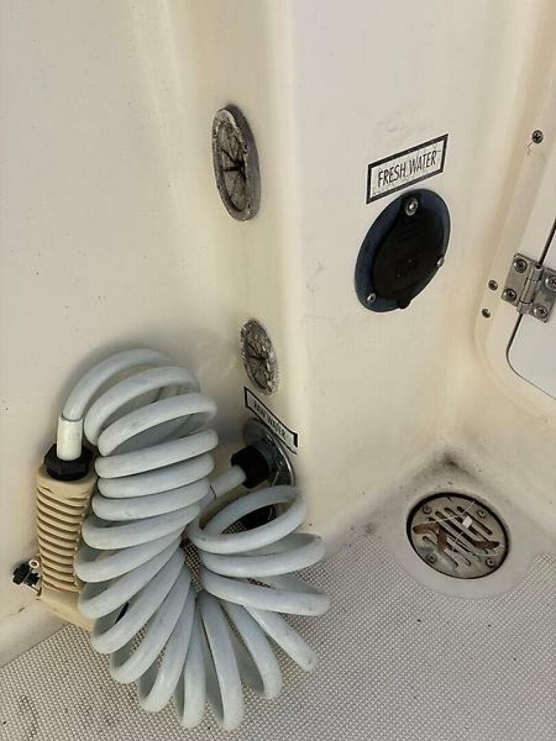 2005 Pursuit 2670 CC — photo 30