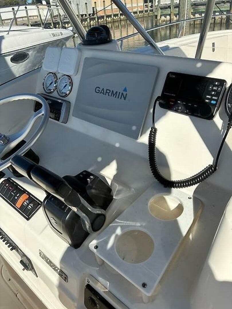 2005 Pursuit 2670 CC — photo 18