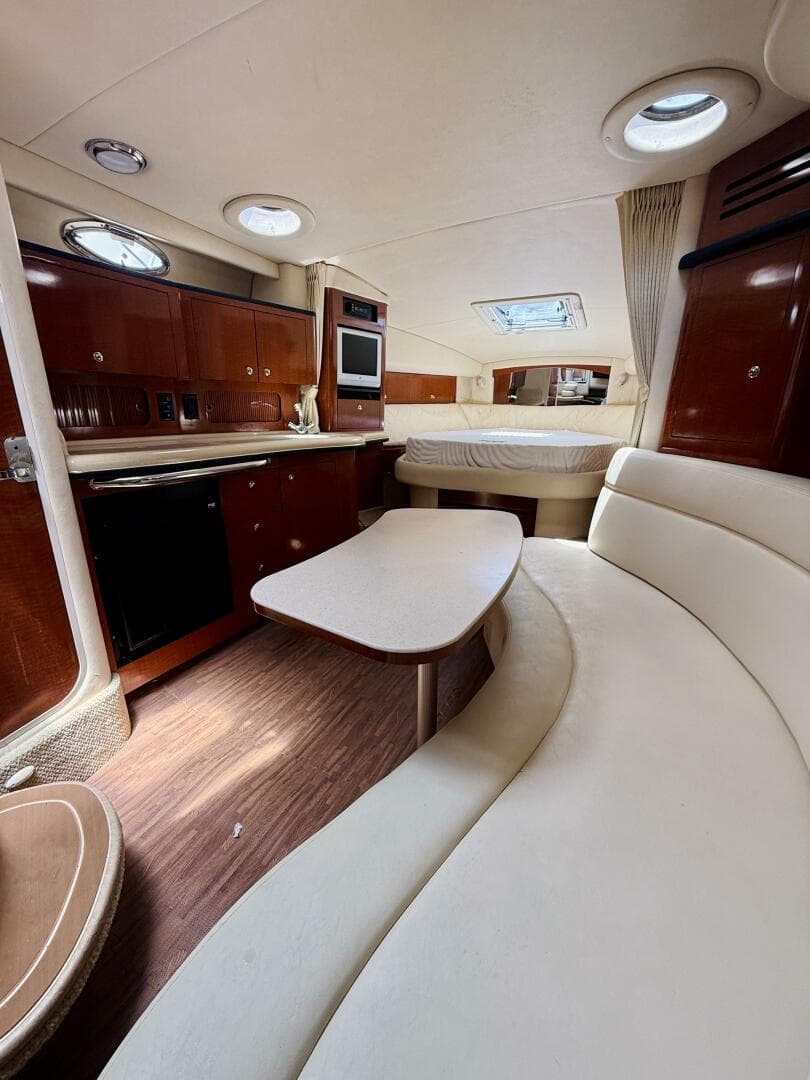 2004 Sea Ray 320 Sundancer — photo 19