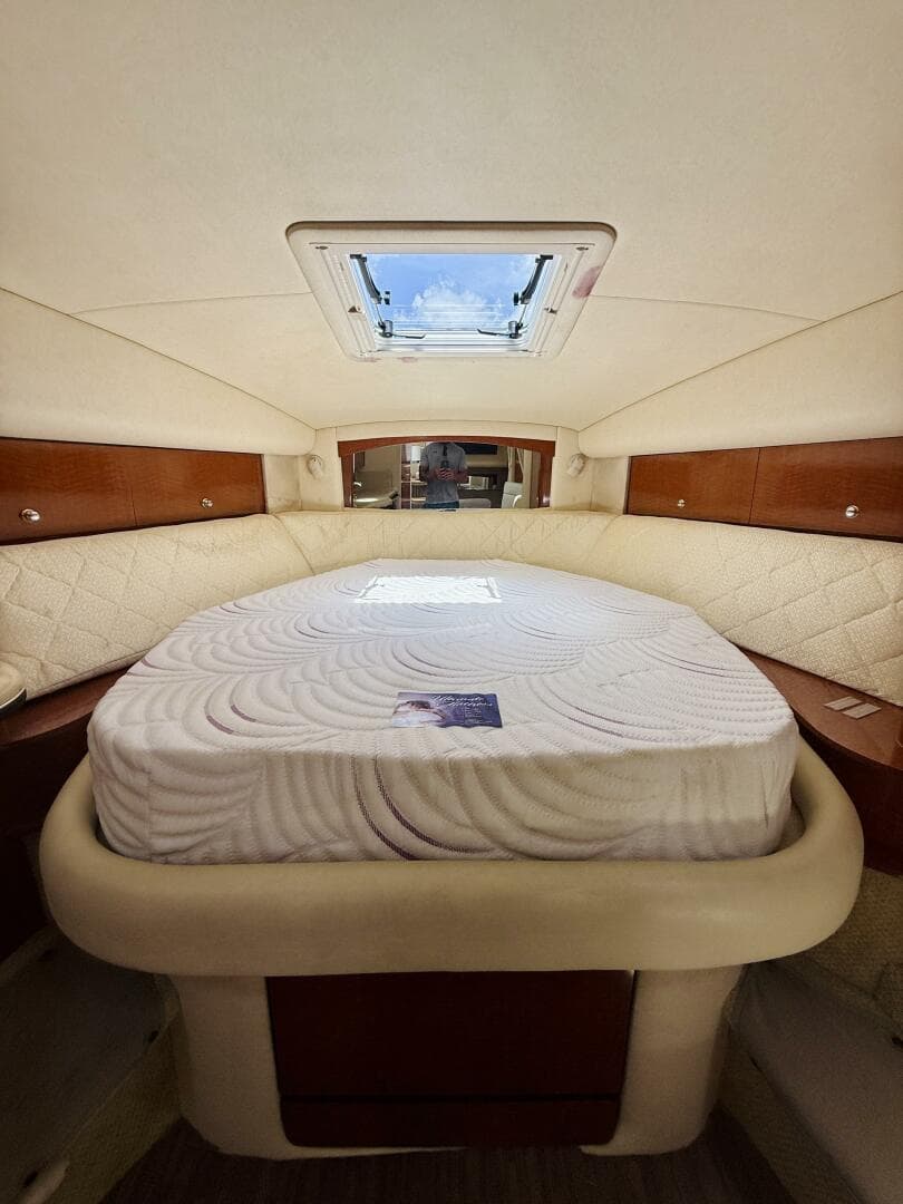 2004 Sea Ray 320 Sundancer — photo 21