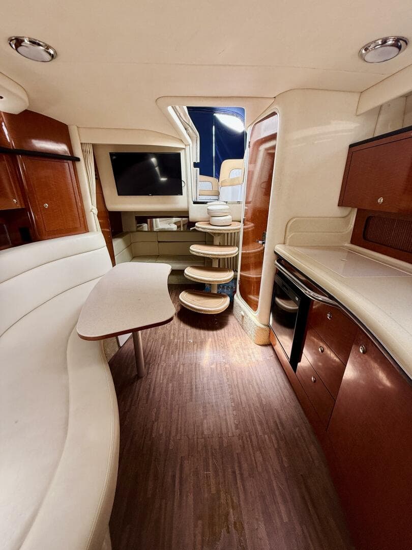 2004 Sea Ray 320 Sundancer — photo 22