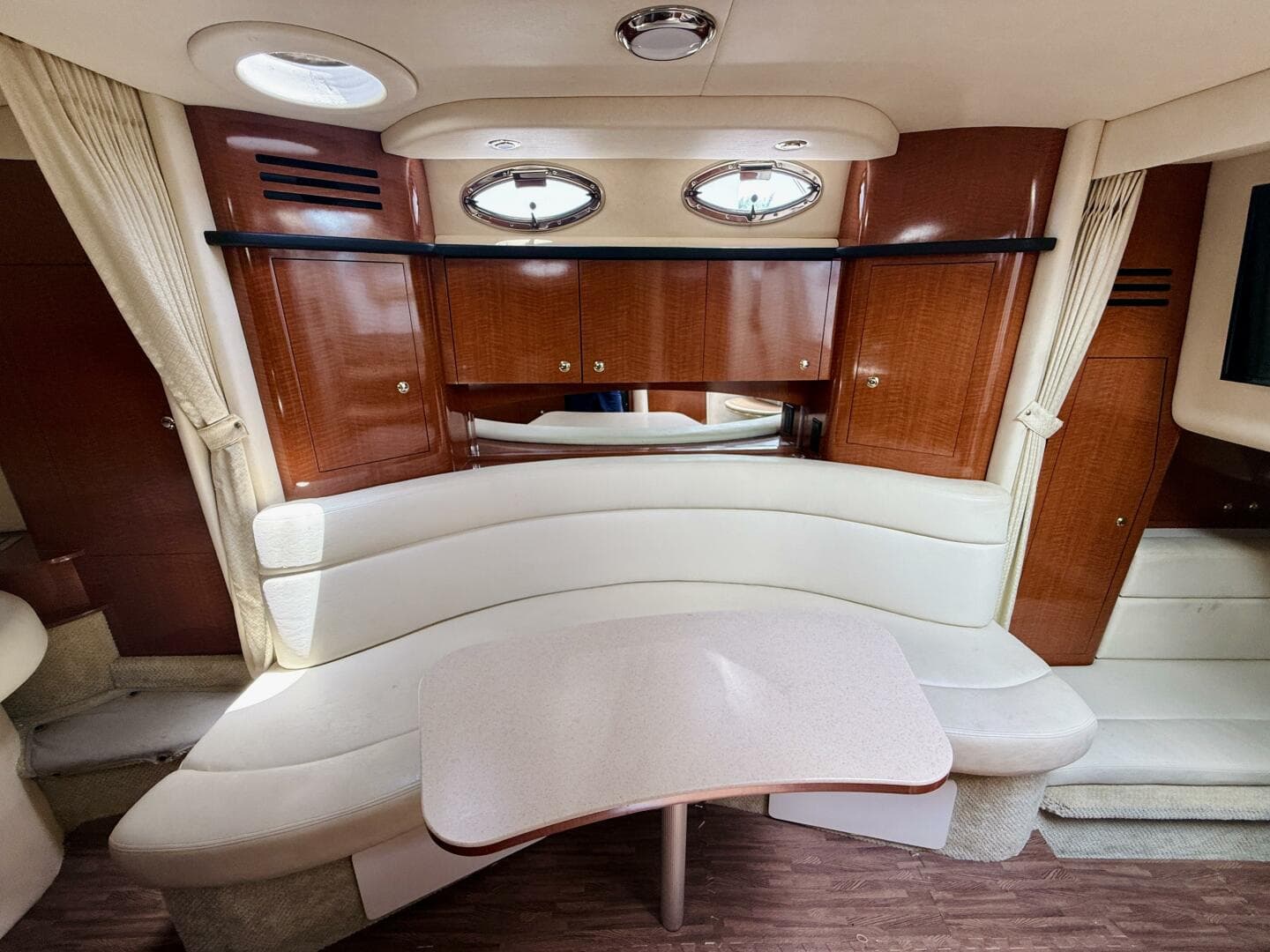 2004 Sea Ray 320 Sundancer — photo 27