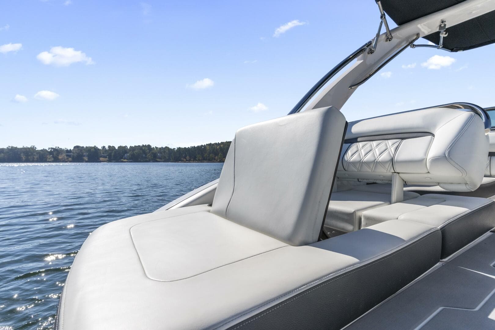 2021 Regal LS 6 — photo 30