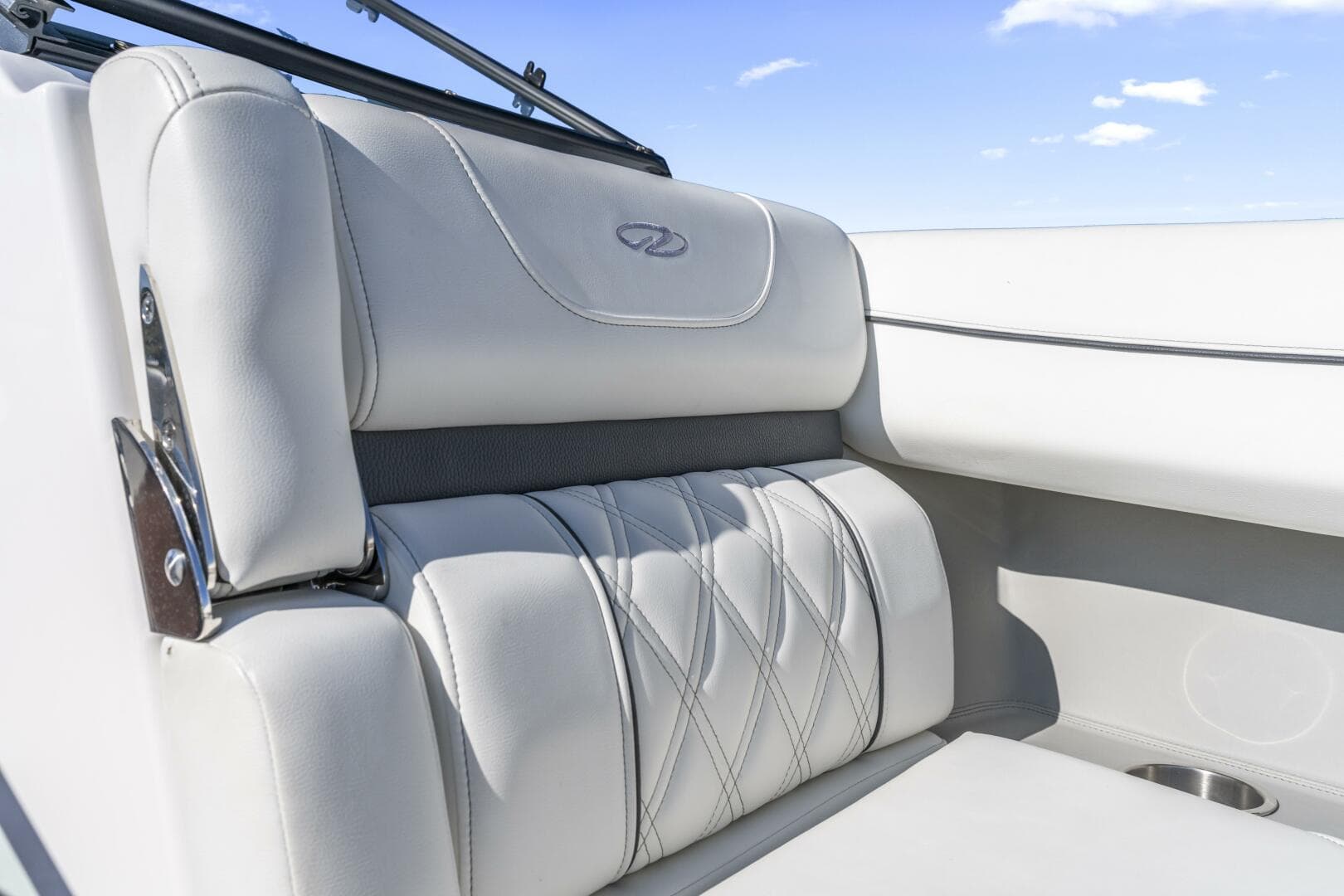 2021 Regal LS 6 — photo 11