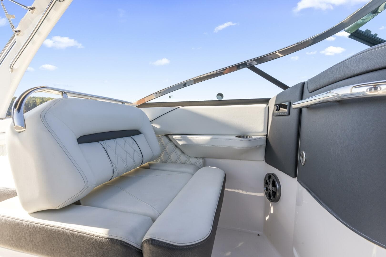 2021 Regal LS 6 — photo 19