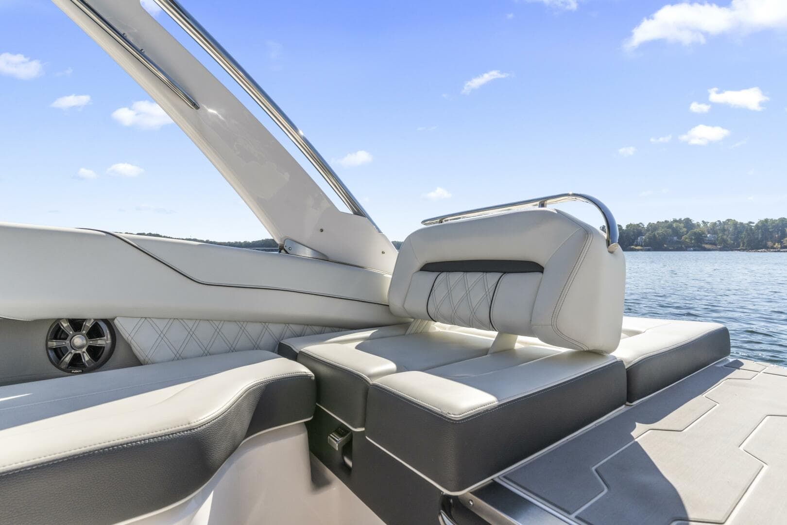 2021 Regal LS 6 — photo 25