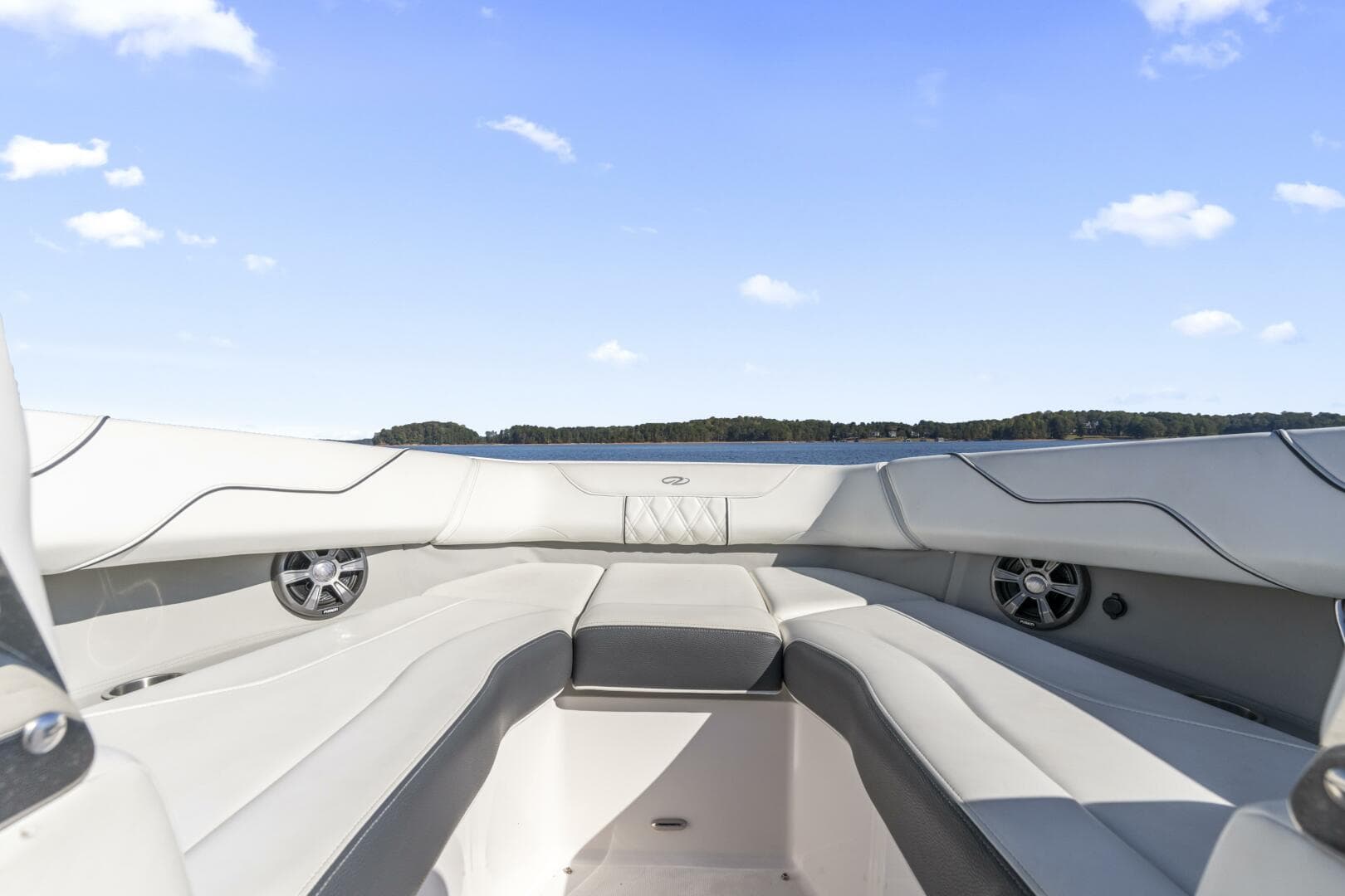 2021 Regal LS 6 — photo 8