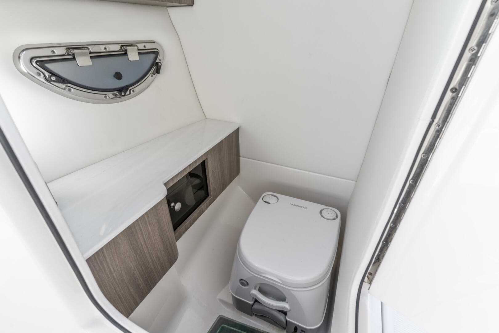 2021 Regal LS 6 — photo 7