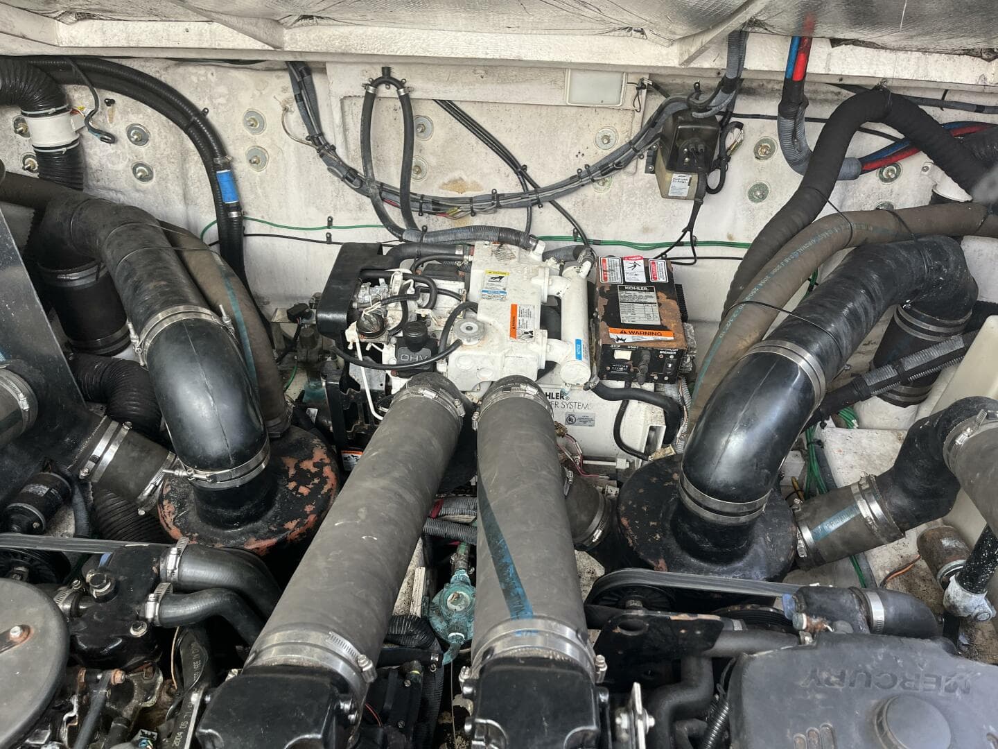 2005 Sea Ray 320 Sundancer — photo 48