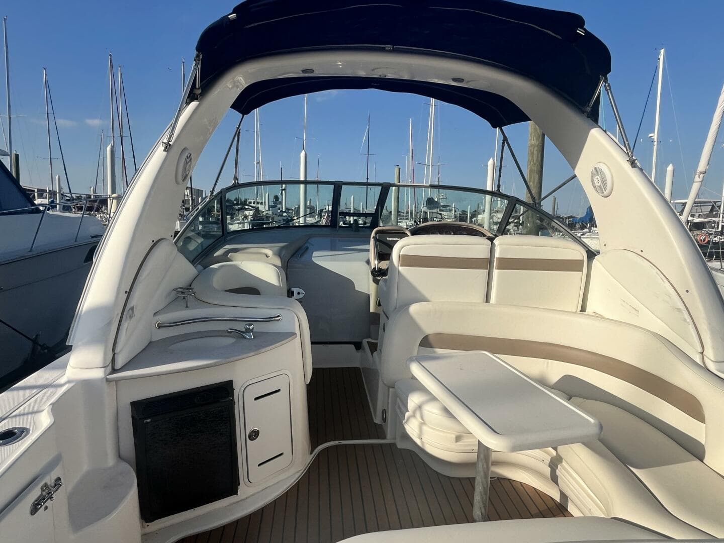 2005 Sea Ray 320 Sundancer — photo 3