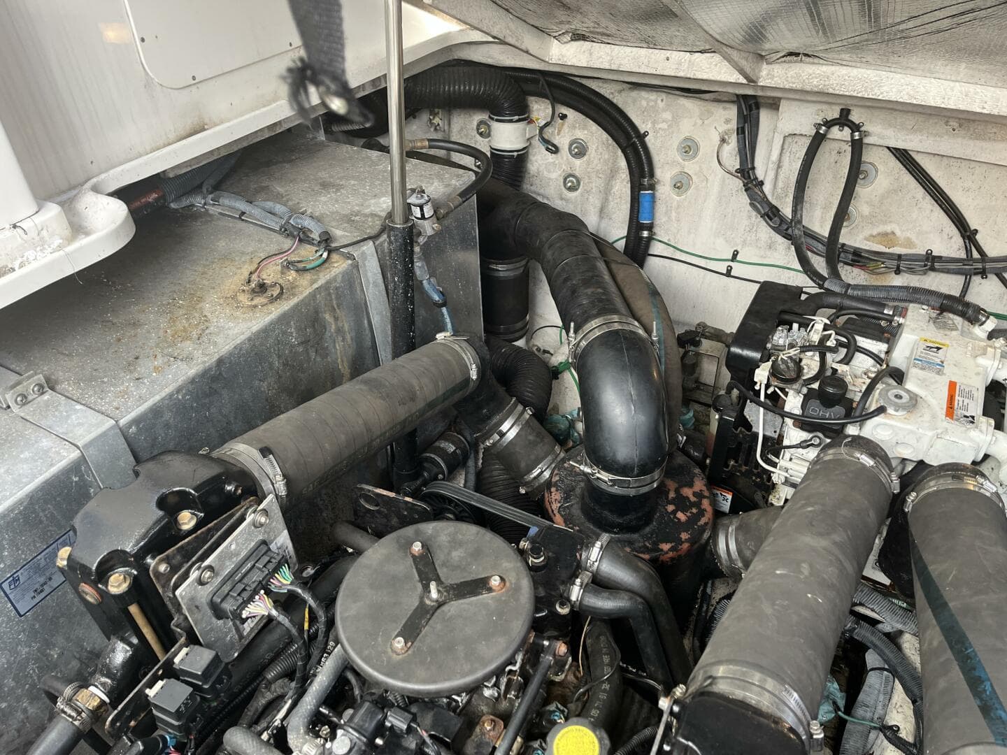 2005 Sea Ray 320 Sundancer — photo 49