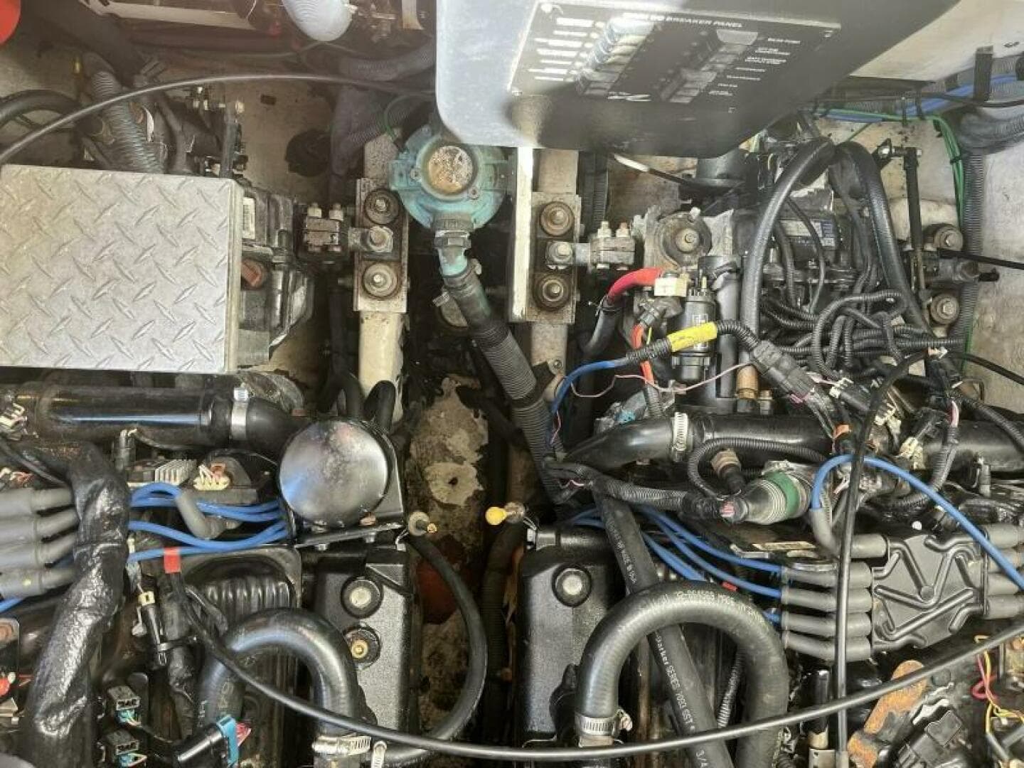 2005 Sea Ray 320 Sundancer — photo 52