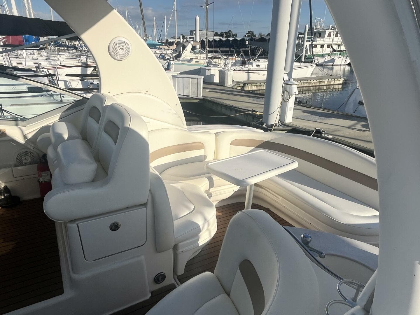 2005 Sea Ray 320 Sundancer — photo 45