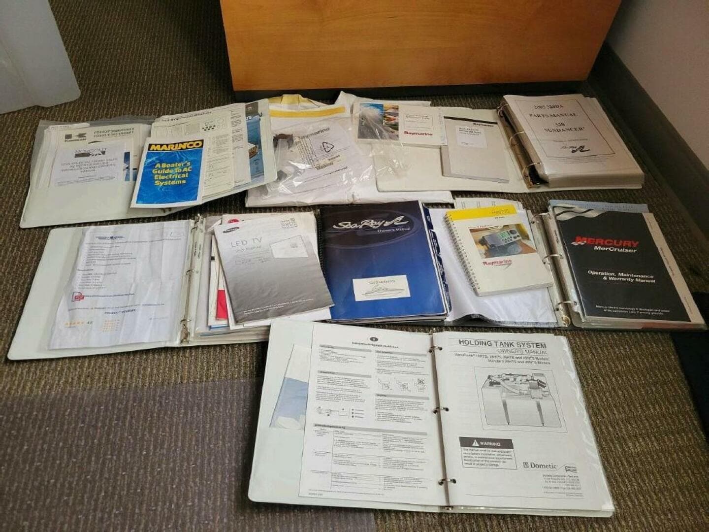 2005 Sea Ray 320 Sundancer — photo 54